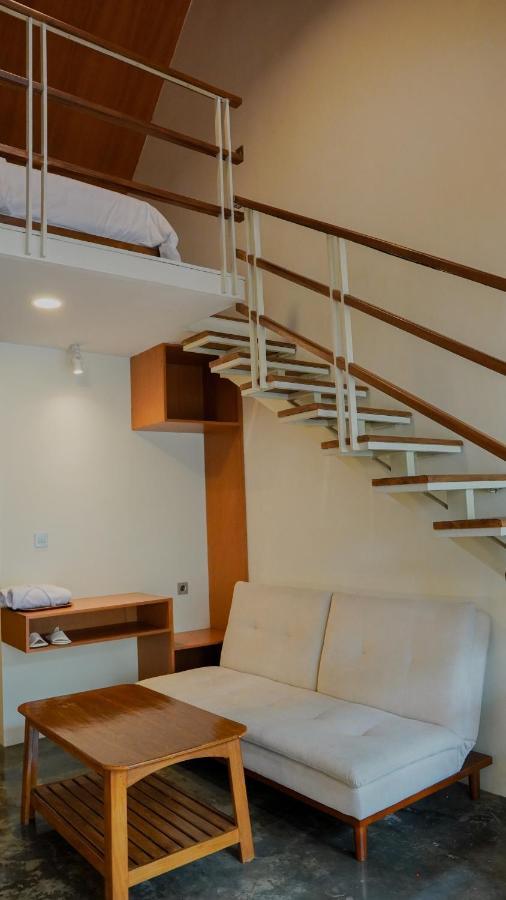 Готель Smedi Coliving Джок'якарта Екстер'єр фото