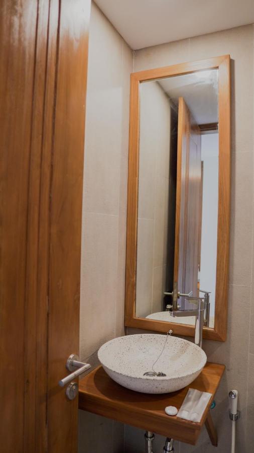 Готель Smedi Coliving Джок'якарта Екстер'єр фото